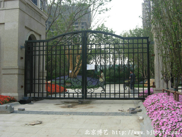 经典项目之K2·海棠湾 铁艺大门项目